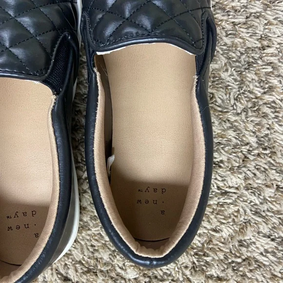 Target Reese slip on sneakers 8 - Picture 2 of 5